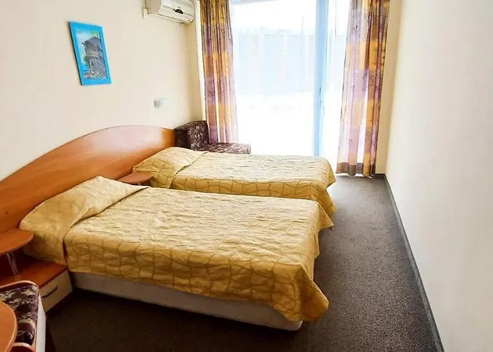 Hotell Pliska - Light 3*